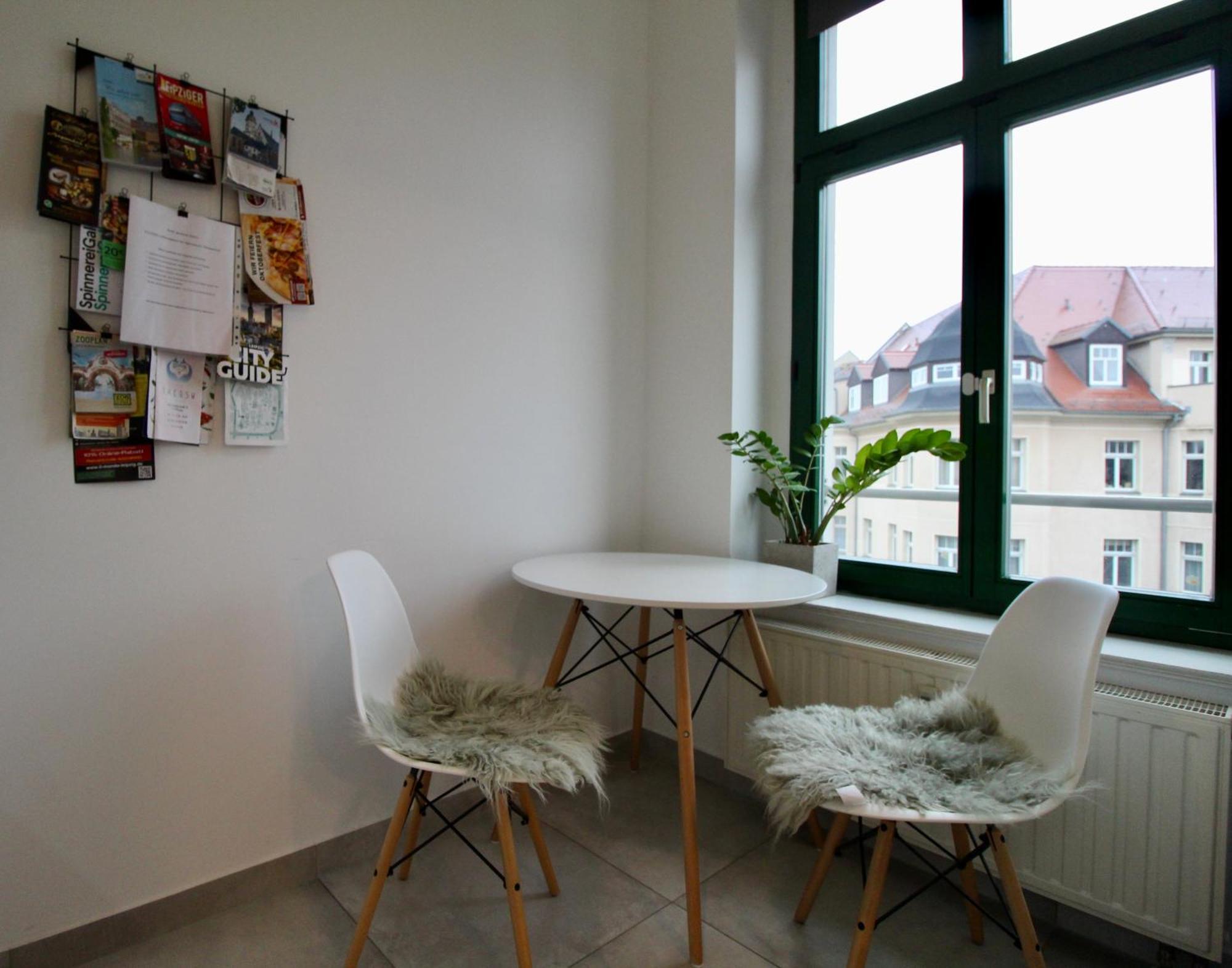 Zentrales Hochwertiges Gruenderzeit-apartment Thomasius Apartment